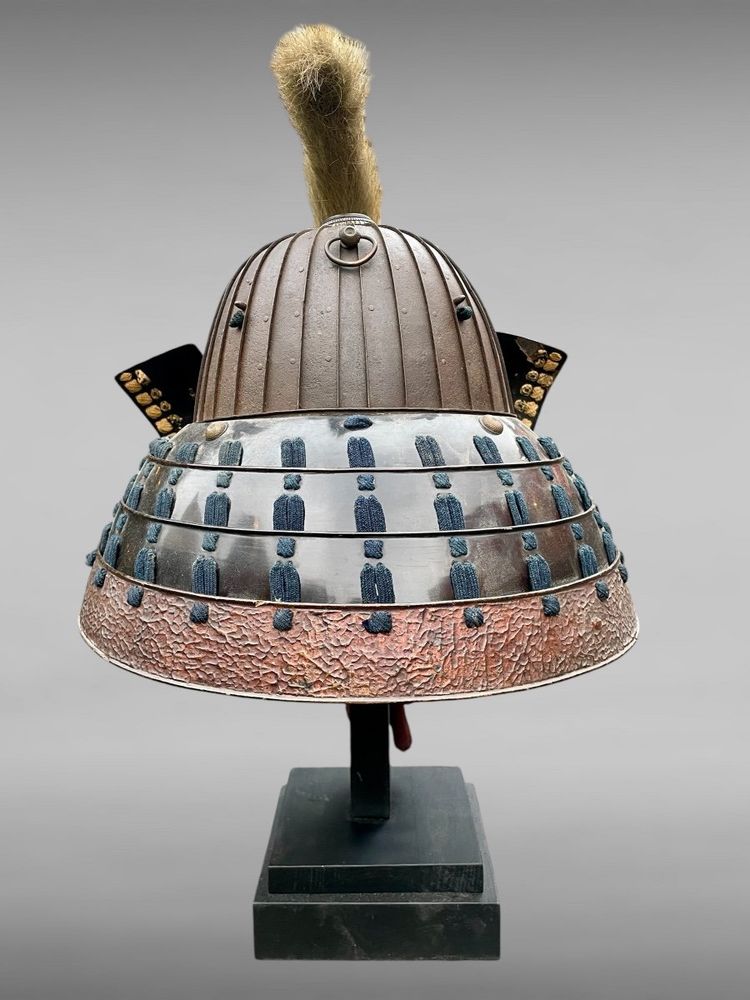 Kabuto da samurai in ferro battuto - Periodo Edo (1603-1868).