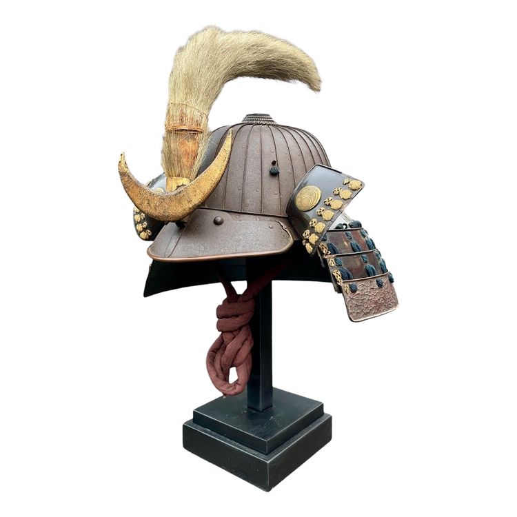 Kabuto da samurai in ferro battuto - Periodo Edo (1603-1868).