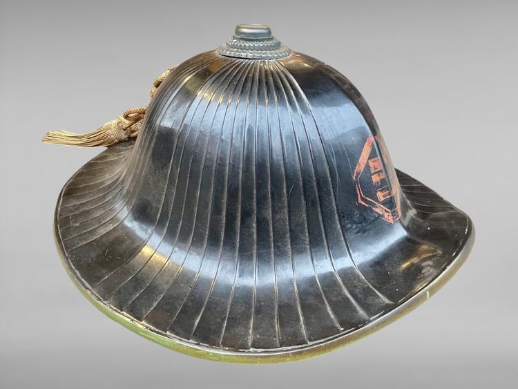 Jingasa di samurai del clan Inaba - Periodo Edo (1603-1868).