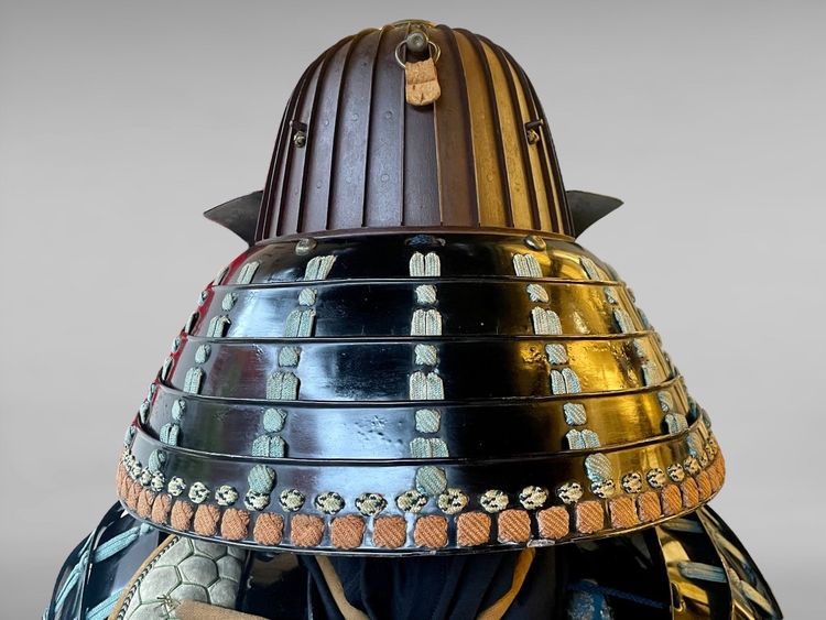 Armatura completa da samurai del clan Oda - Periodo Edo (1603 - 1868).