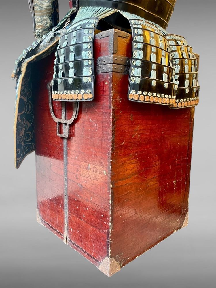 Armatura completa da samurai del clan Oda - Periodo Edo (1603 - 1868).