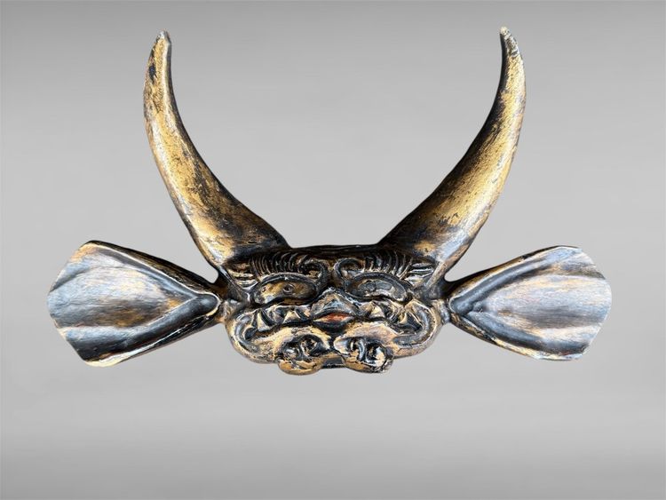 Kabuto da samurai in ferro battuto a 43 stecche del clan Matsunaga - Periodo Edo (1603-1868).
