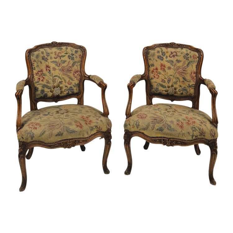 Paire de fauteuils en noyer, de style Louis XV, XXème siècle