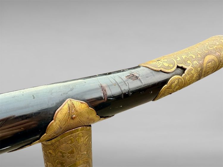 Important Kimonokake Du Clan Hachikusa - Période Edo (1603-1868).