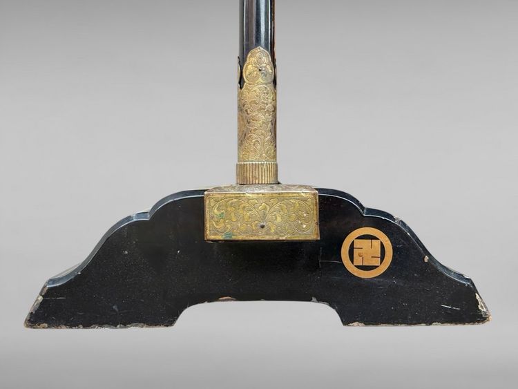 Important Kimonokake Du Clan Hachikusa - Période Edo (1603-1868).