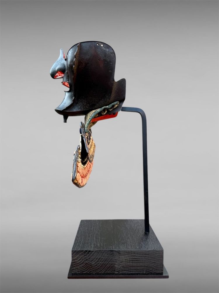 Samurai-Halbmaske Mempo Ryubu Aus Schmiedeeisen - Edo-Zeit (1603 - 1868).