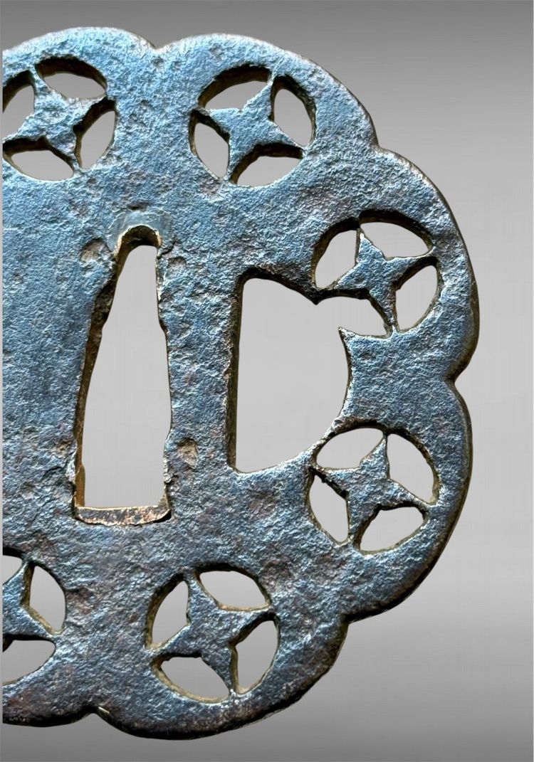 Tsuba Jû-mokkô Gata En Fer Forgé - Période Edo (1603-1868).
