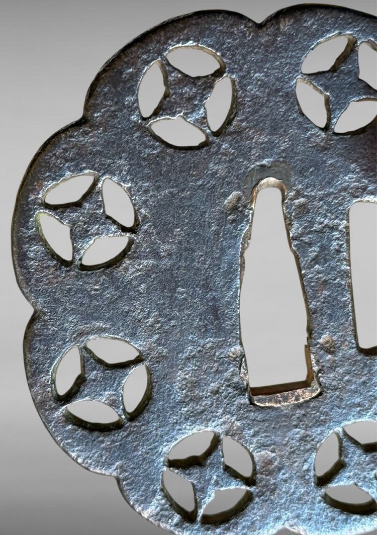 Tsuba Jû-mokkô Gata En Fer Forgé - Période Edo (1603-1868).