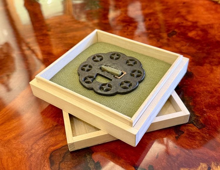 Tsuba Jû-mokkô Gata En Fer Forgé - Période Edo (1603-1868).