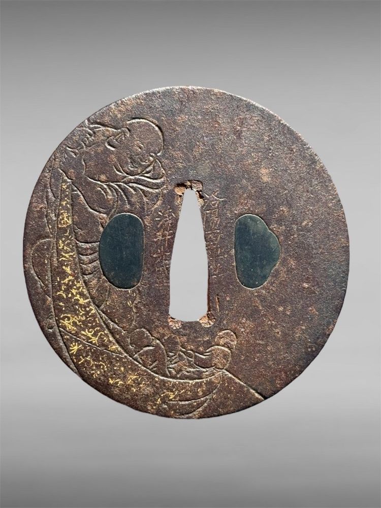Tsuba Maru Gata in ferro battuto, firmato, con certificato Nbthk - Periodo Edo (1603-1868).
