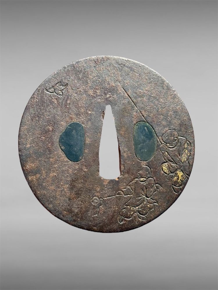Tsuba Maru Gata in ferro battuto, firmato, con certificato Nbthk - Periodo Edo (1603-1868).