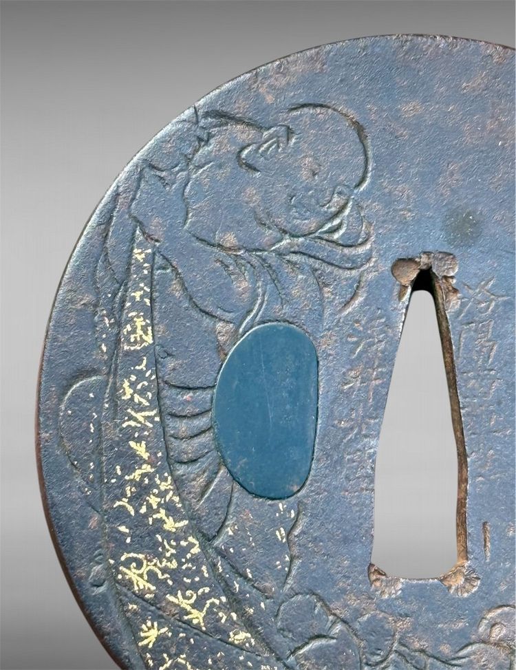 Tsuba Maru Gata in ferro battuto, firmato, con certificato Nbthk - Periodo Edo (1603-1868).