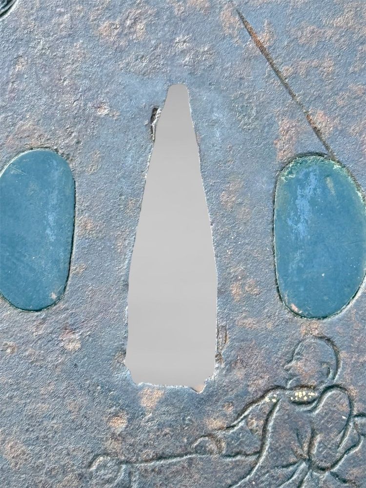 Tsuba Maru Gata in ferro battuto, firmato, con certificato Nbthk - Periodo Edo (1603-1868).