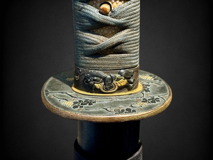 Sabre Japonais Katana, signé par Tomoshige, Avec Certificat NBTHK - fin Muromachi.