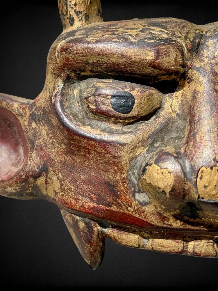 Maetate En Bois Sculpté Figurant Une Tête Oni - Période Edo (1603 - 1868).
