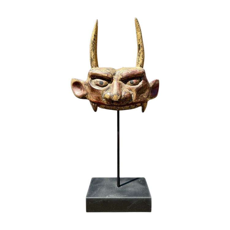 Maetate En Bois Sculpté Figurant Une Tête Oni - Période Edo (1603 - 1868).