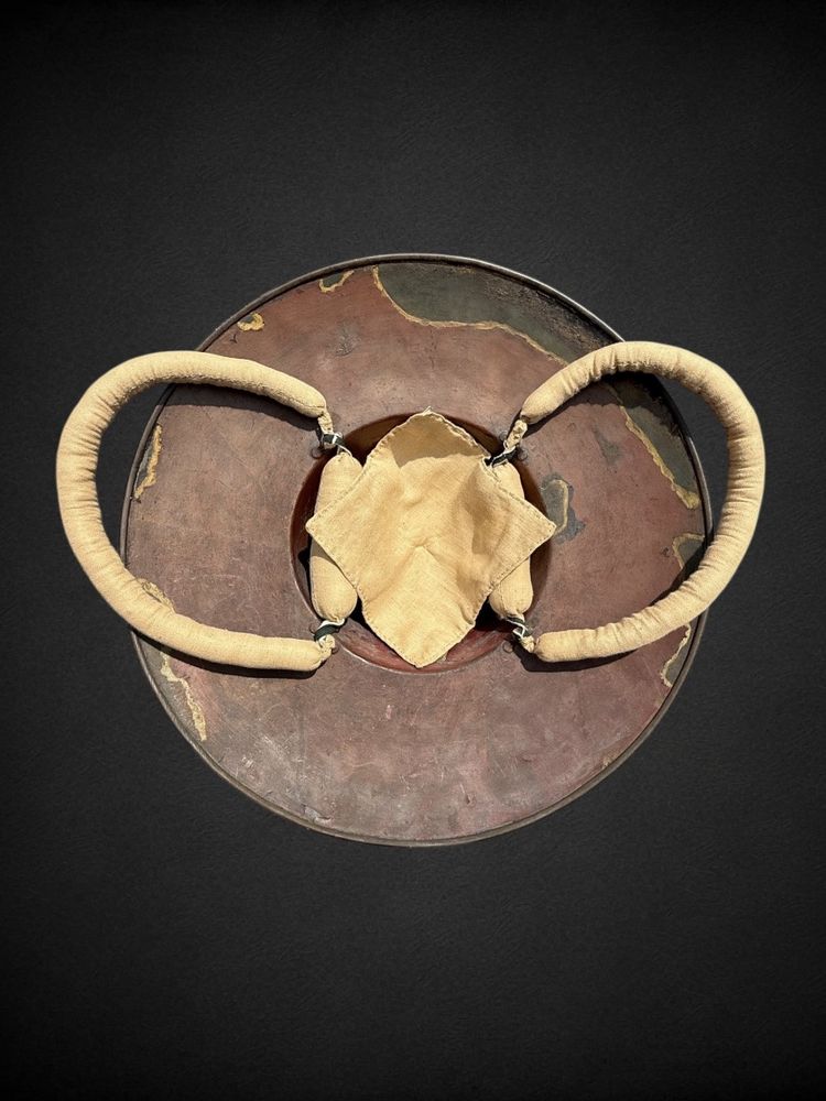 tres rare Jingasa de Moine Soldat signé Munesuke MYOCHIN (1688-1735).