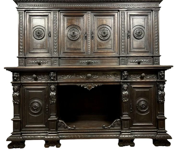Large Renaissance chateau buffet cabinet in solid walnut circa 1850