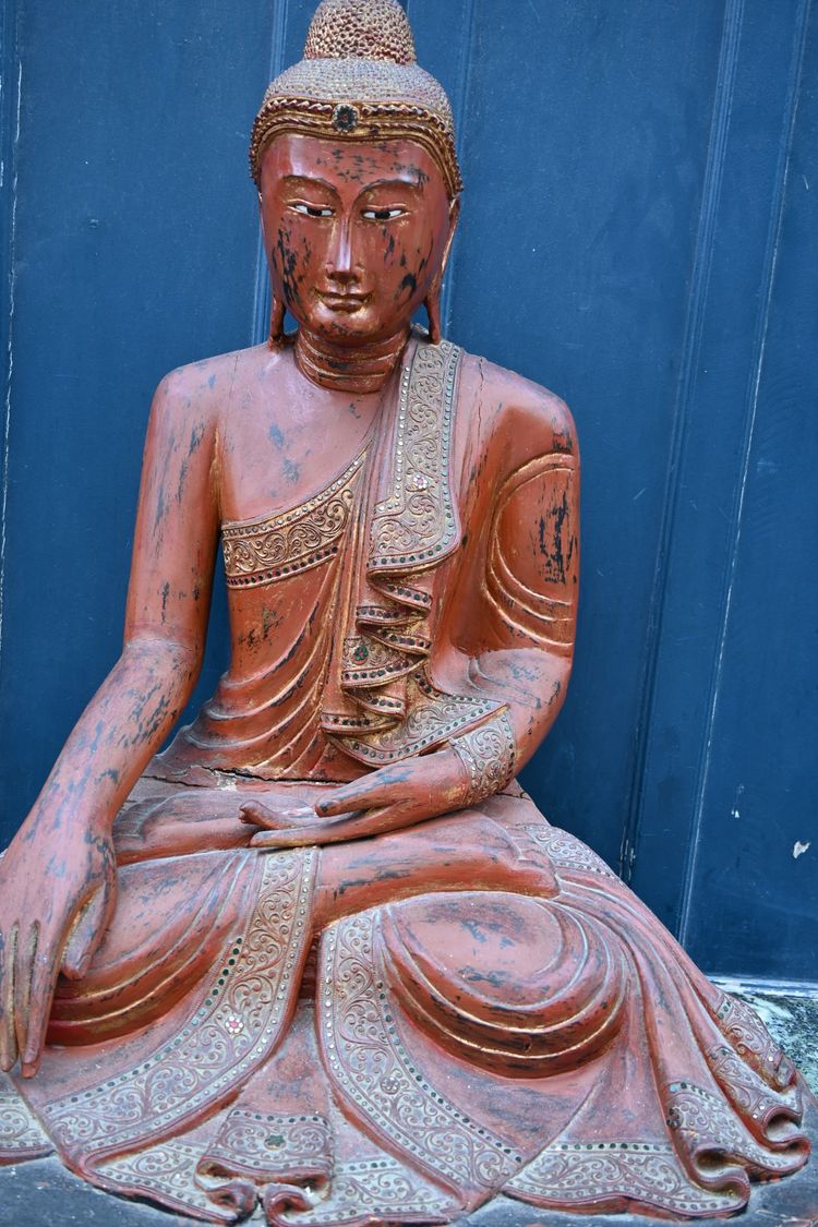 importante statue de Boudha en laque rouge XIX