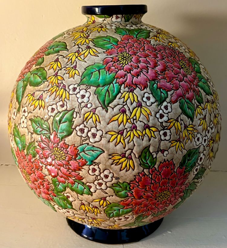 Emaillierte Blumenvase aus Longwy - Einzelstück signiert M. P. Chevallier, Januar 1943
