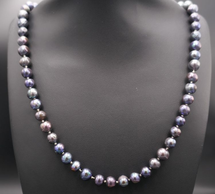 Collana di perle di Tahiti, chiusura in oro bianco 18 carati.