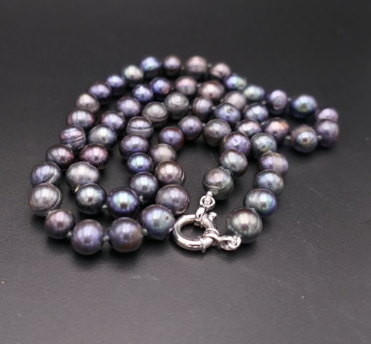 Collana di perle di Tahiti, chiusura in oro bianco 18 carati.