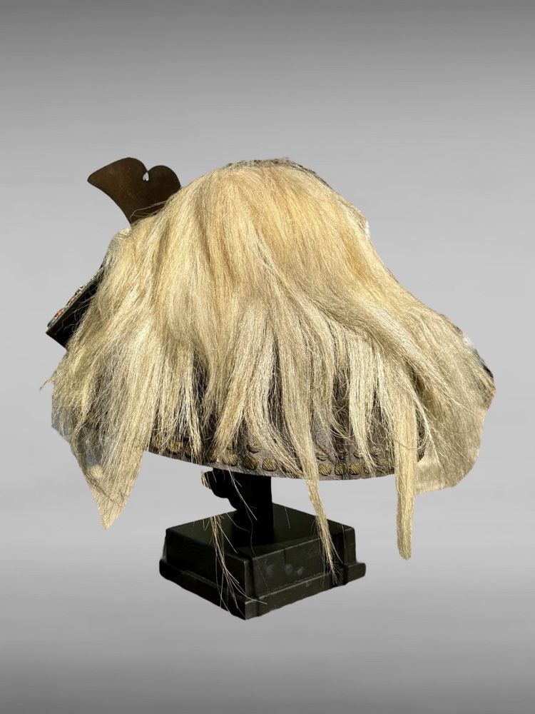 Kabuto De Samurai orné de crin blanc - Période Edo (1603-1868).