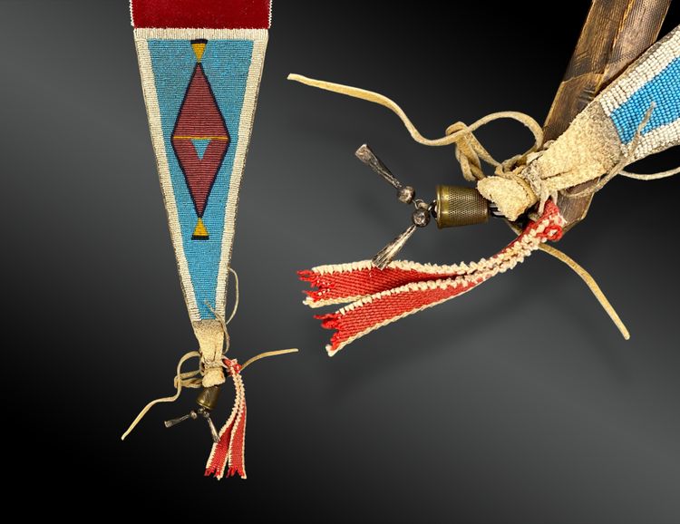 KRIEGSAXT, DIE EINEN PFEIFENOFEN BILDET - TOMAHAWK - PLAINS-INDIANER