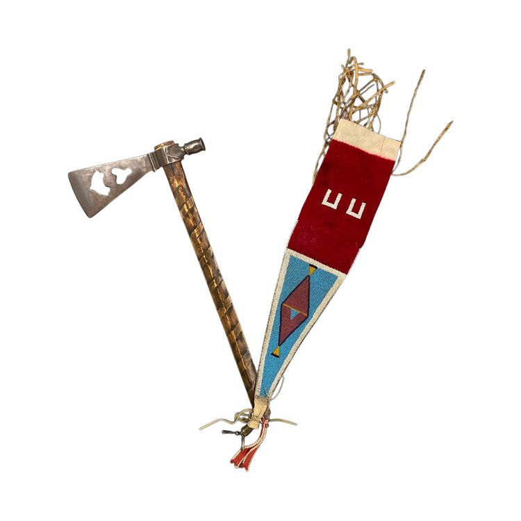 KRIEGSAXT, DIE EINEN PFEIFENOFEN BILDET - TOMAHAWK - PLAINS-INDIANER