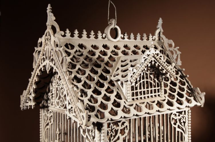   Cage à oiseaux rare, art populaire, ajourée, style continental, vers 1920.