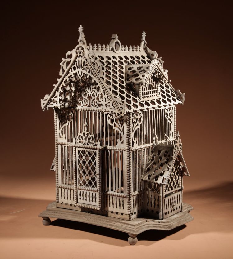   Cage à oiseaux rare, art populaire, ajourée, style continental, vers 1920.