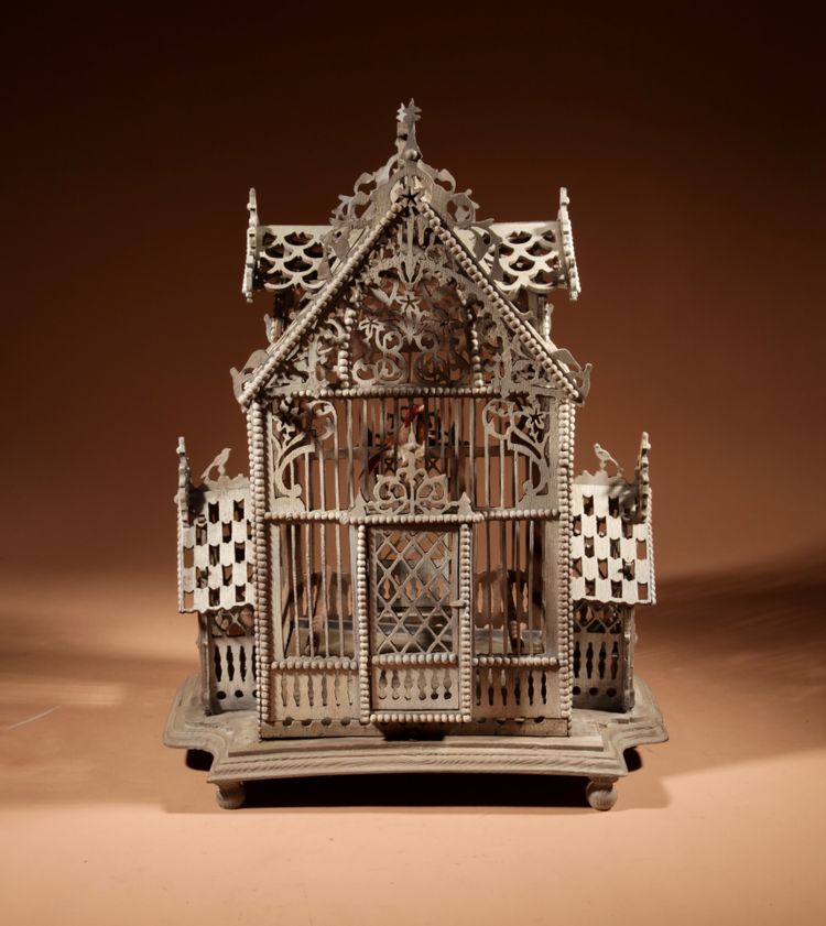   Cage à oiseaux rare, art populaire, ajourée, style continental, vers 1920.
