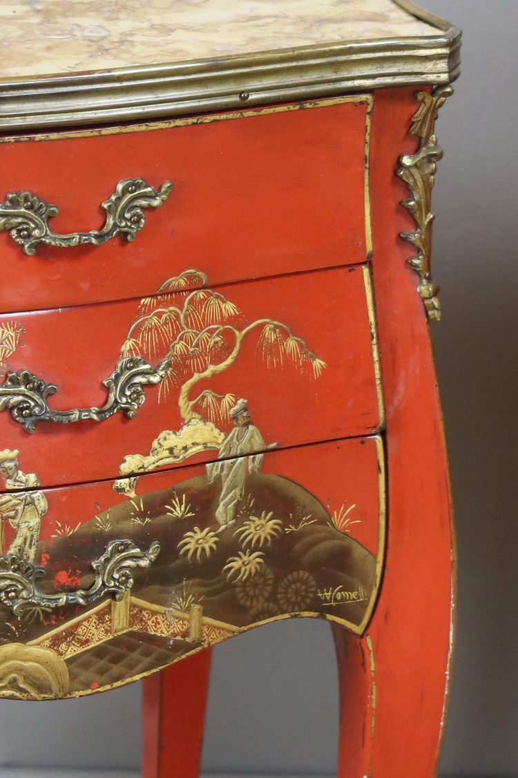 chevets en laque de style louis XV
