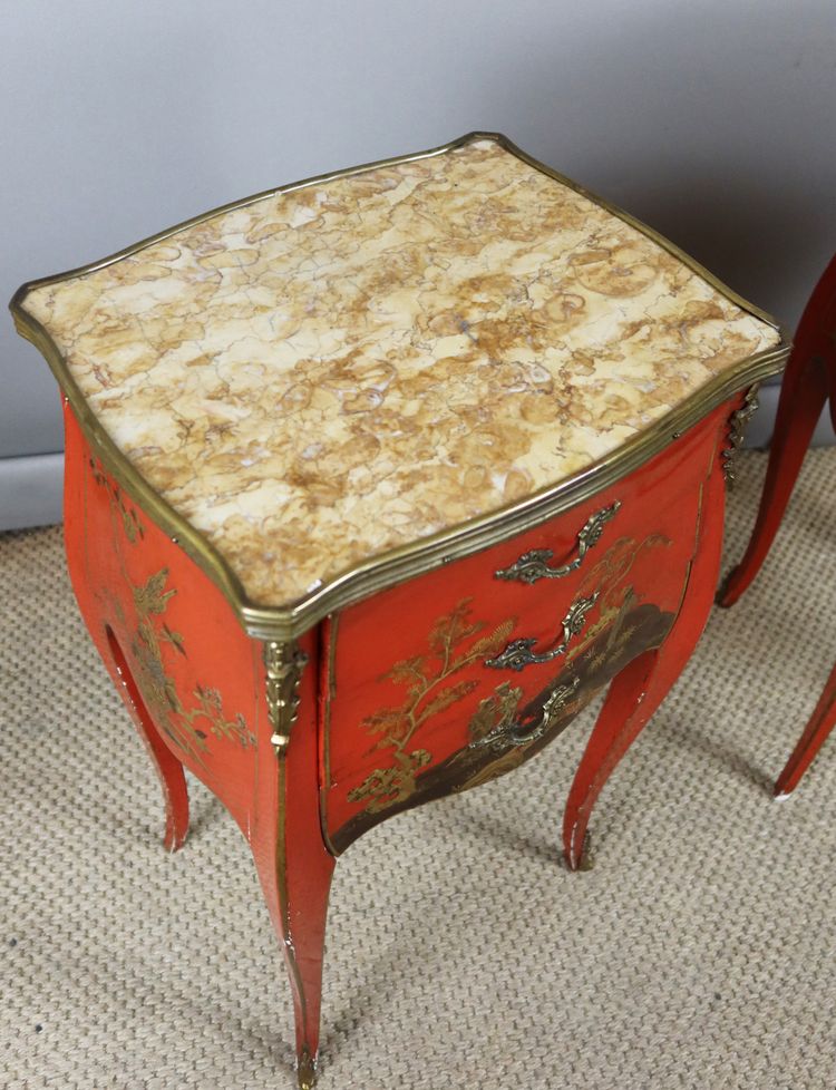 chevets en laque de style louis XV