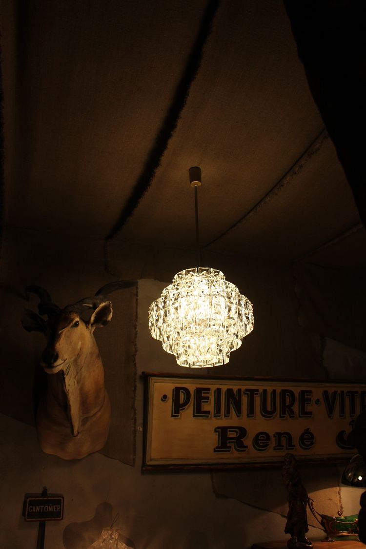 Italian chandelier from the 1970s