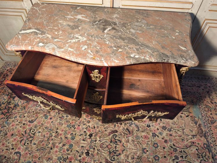 Commode d époque Louis XV en marqueterie estampillée HEDOUIN 