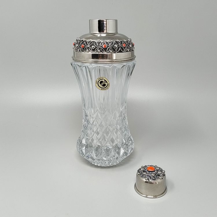 Superbe shaker à cocktail en cristal taillé des années 1960, décoré de coraux rouges. Fabriqué en Italie.