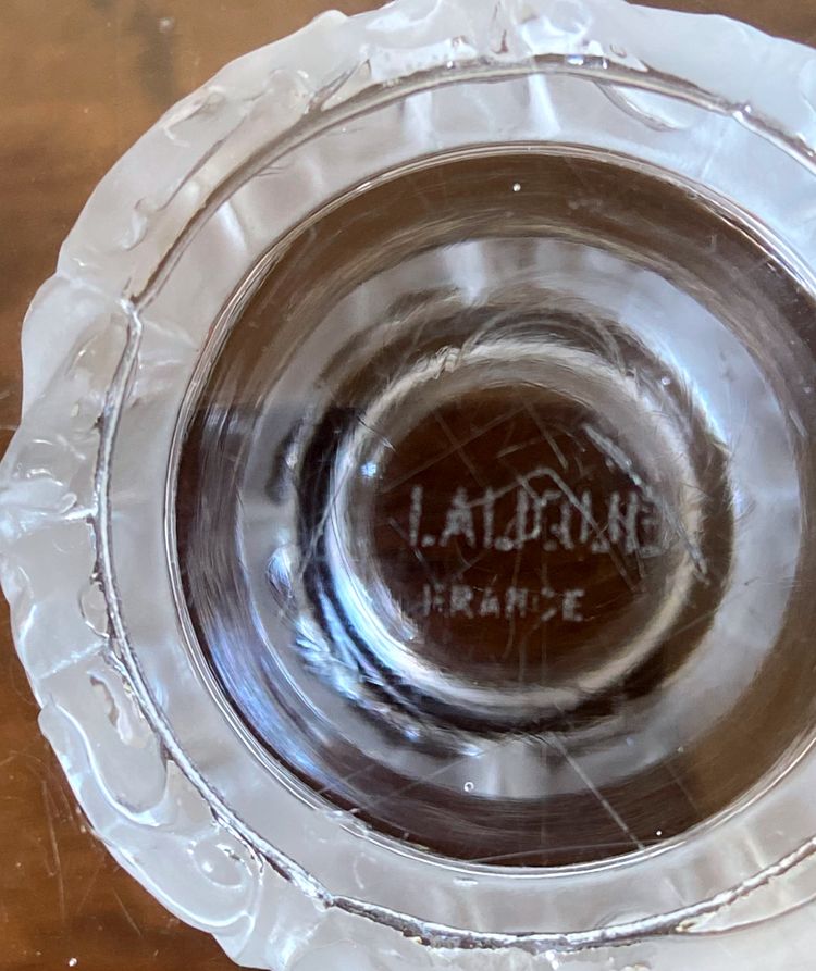 PAIRE DE BOUGEOIRS LALIQUE 