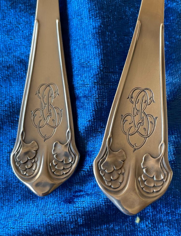 2 Art Nouveau serving cutlery.
