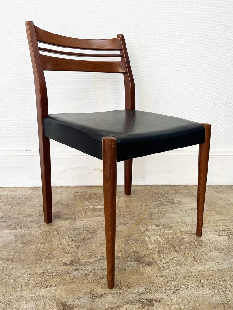 Set of 8 Scandinavian-style chairs in teak and imitation leather from the 50s/60s