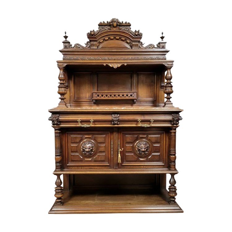Anrichte aus geschnitztem Nussbaumholz im Renaissancestil, um 1850