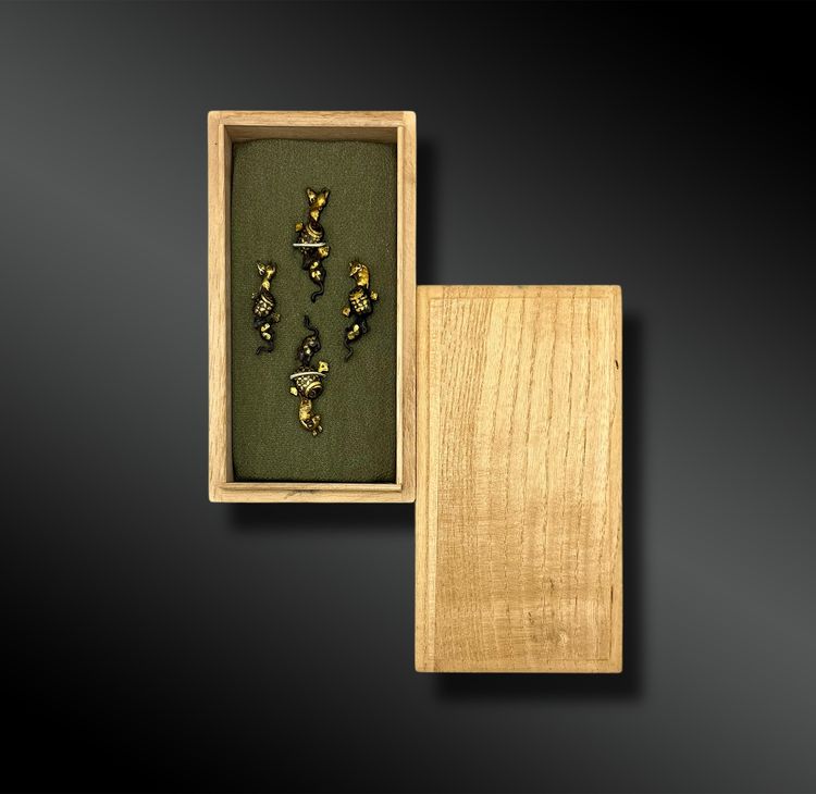 SET di quattro Menuki per Daisho - Giappone - Periodo Edo (1603-1868)