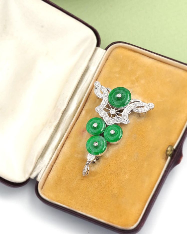 18 Karat Weißgold Jade Diamant Anhänger Brosche, Art Deco Stil, Transformation Schmuck