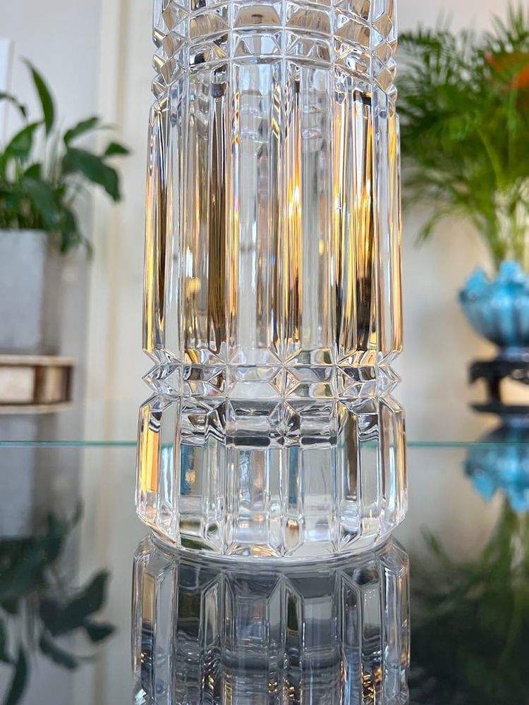 Vaso moderno in cristallo trasparente vintage