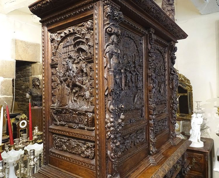 Flämischer Renaissance-Eichenschrank mit geschnitzten Karyatidenplatten, Cluny, 16. Jahrhundert