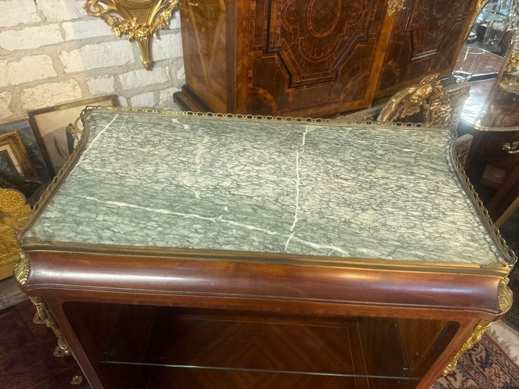 VITRINE de style LOUIS XVI – DIRECTOIRE, DES ATELIERS L .BETTENFELD PARIS
