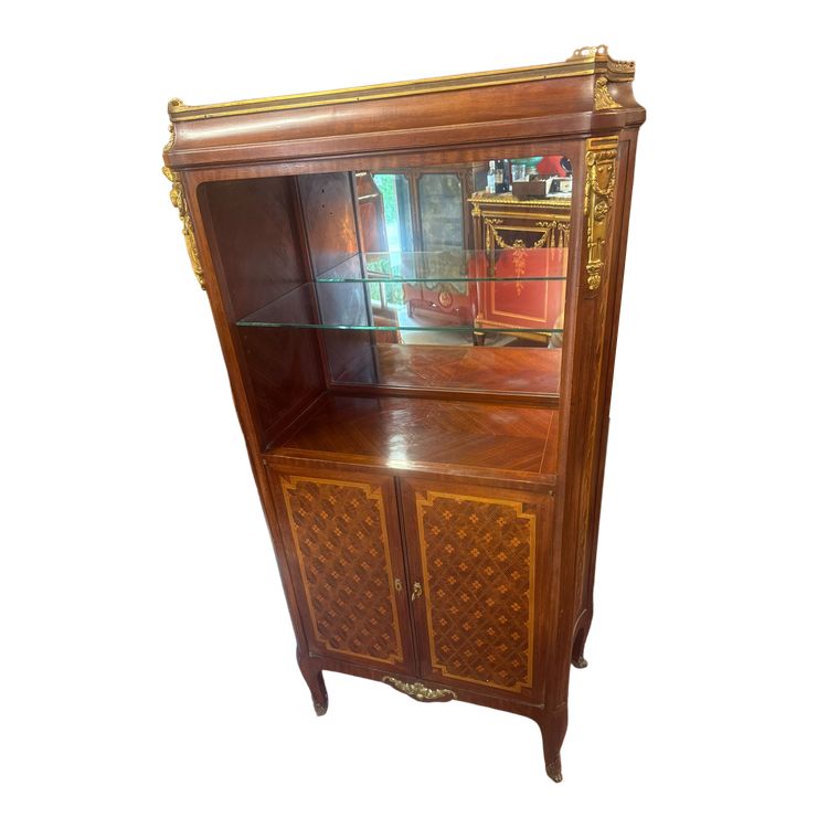 VITRINE de style LOUIS XVI – DIRECTOIRE, DES ATELIERS L .BETTENFELD PARIS