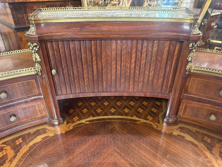 Schreibtisch im Louis XVI-Stil aus den Werkstätten von L. Bettenfeld, Paris