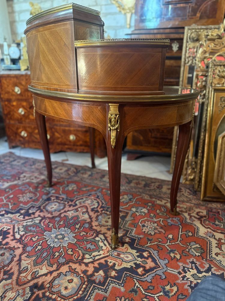 Schreibtisch im Louis XVI-Stil aus den Werkstätten von L. Bettenfeld, Paris