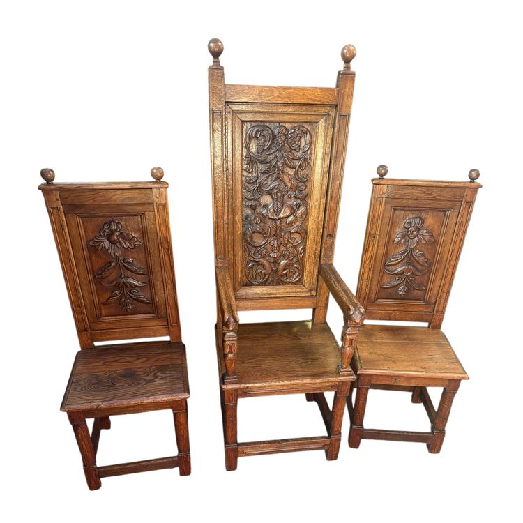 SET OF RENAISSANCE ARMCHAIRS AND CHAIRS